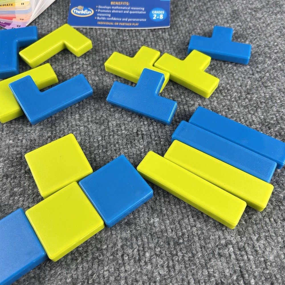 ThinkFun Shapeometry Puzzle Game Math Abstract Reasoning Complete Cards Full Set