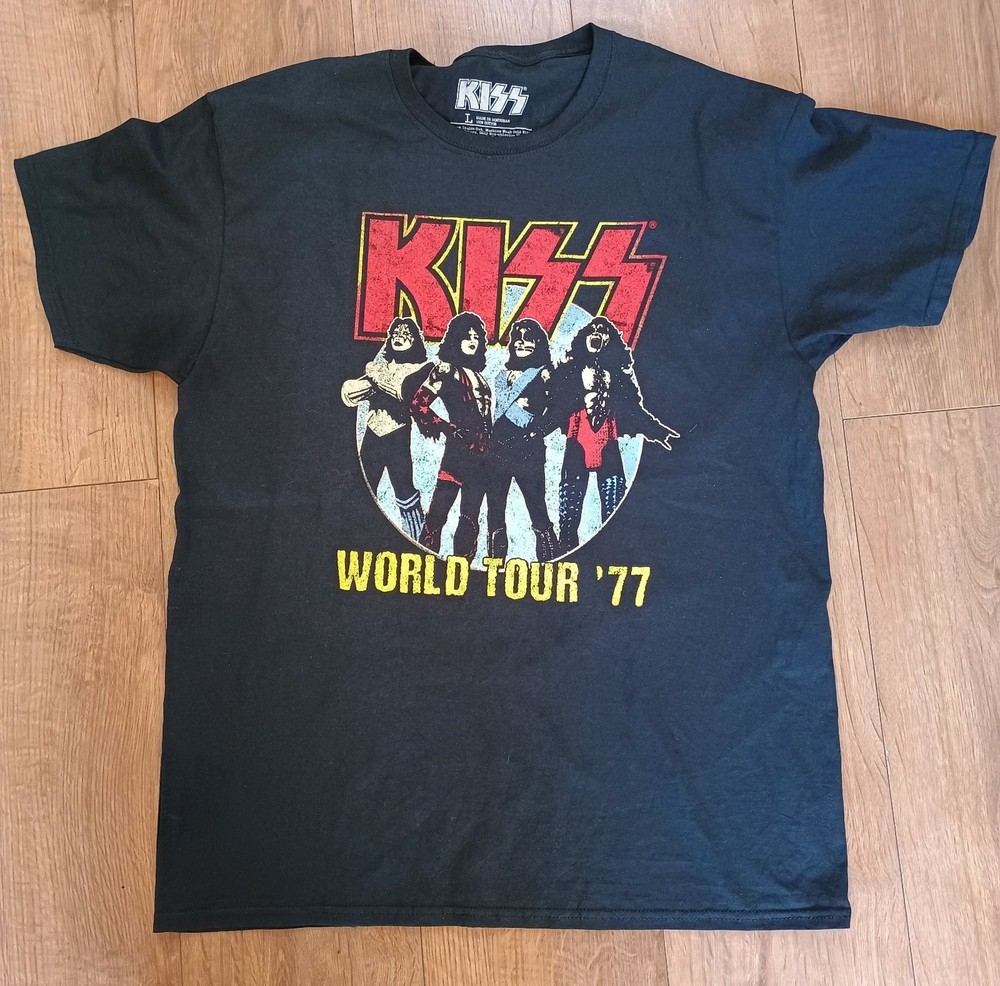 Kiss T-Shirt Large Tour World 1977 Design 44" Chest Tee Shirt Metal Rock Band