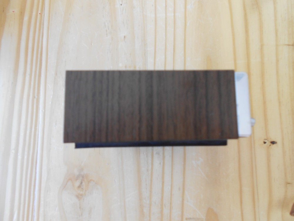 Realistic Stereo Remote Speaker Switch 40-125A Simulated Walnut Grain Finish