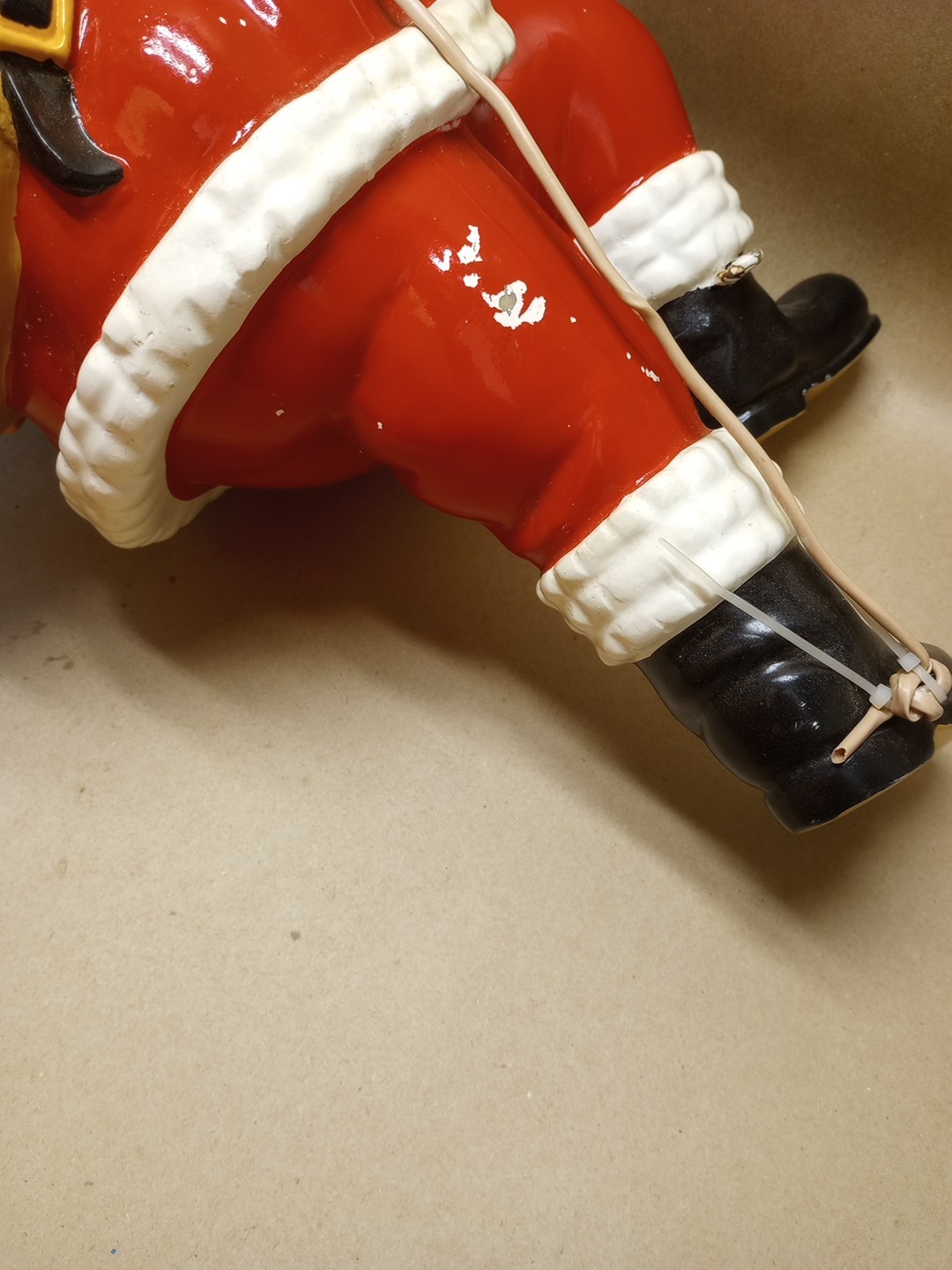 1997 Barthelmess Inc - Climbing Santa Claus Resin Indoor Outdoor