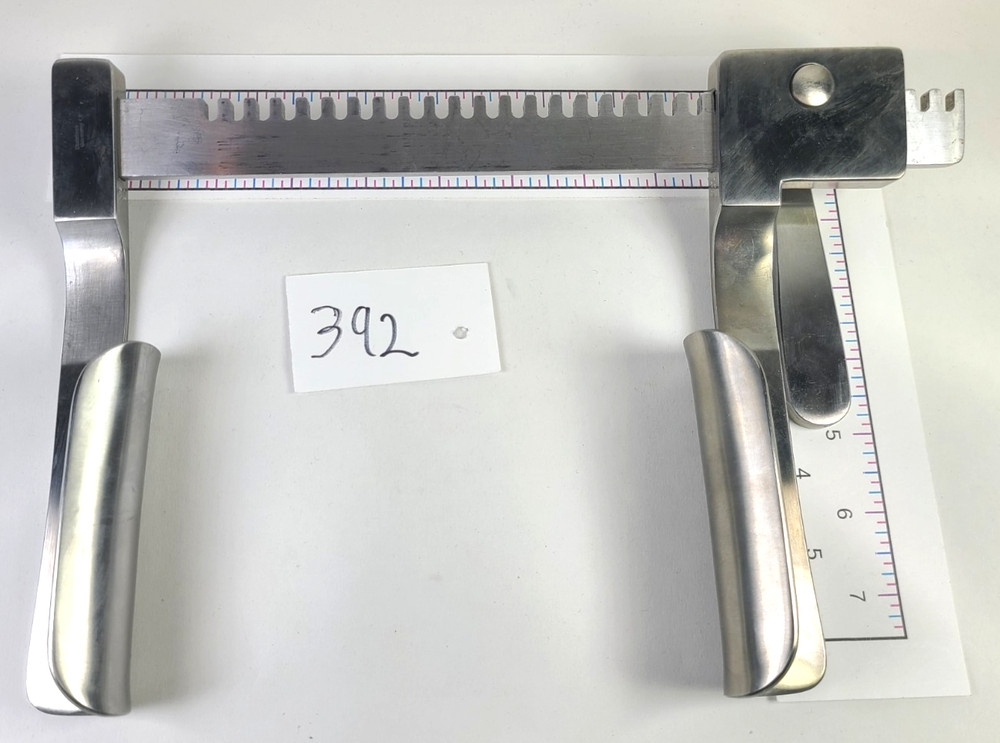 SSI 54-1006 Cooley Sternal Retractor, Long Concave Blade
