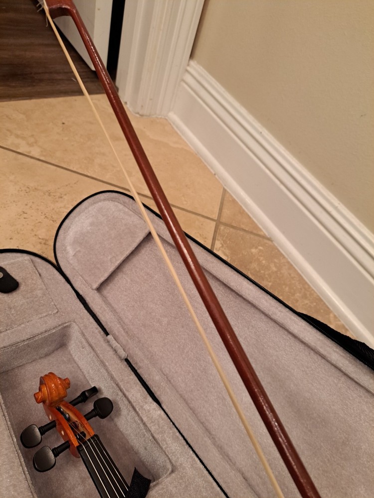 1/2 Student Violin Complete Kit W Case Good Condition No Marks