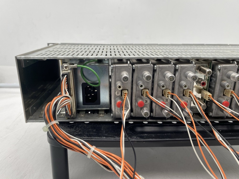 Blonder Tongue Labs MIRC-12(V) Modulator Chassis w/ Modules Read Description