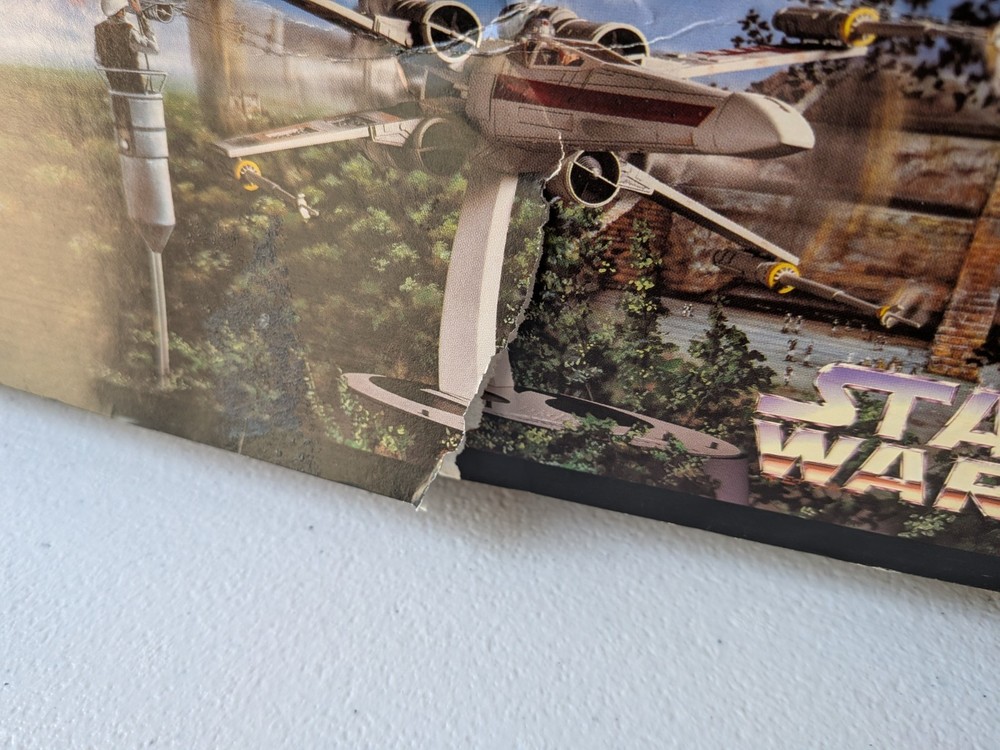 AMT Star Wars Electronic X-Wing Fighter Plastic Model Kit