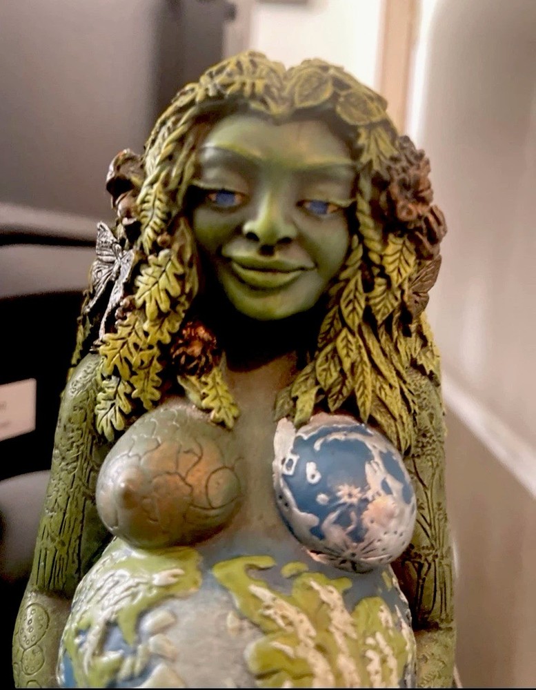 Beautiful Gaia Figure