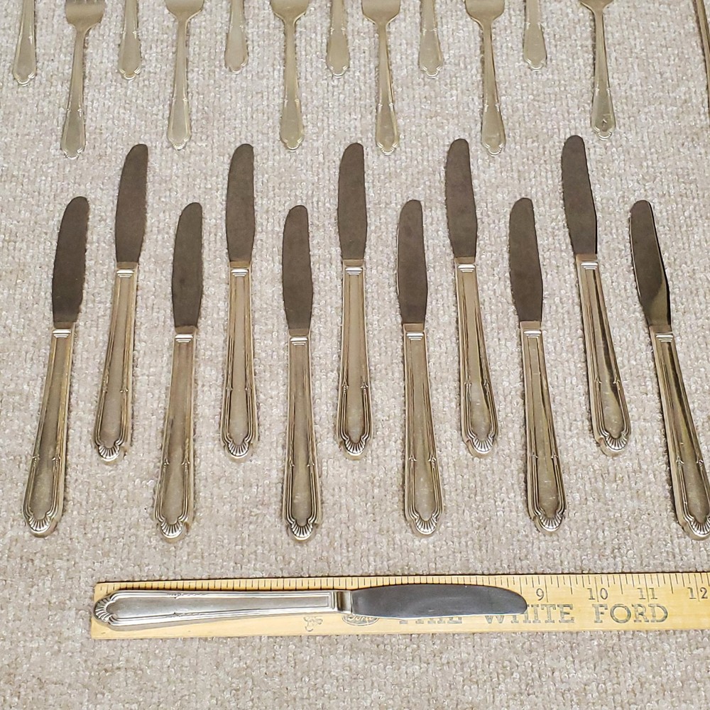 Cunningham Silver Plate Laurel 1934 Silverplate 65 pcs Flatware Silverware
