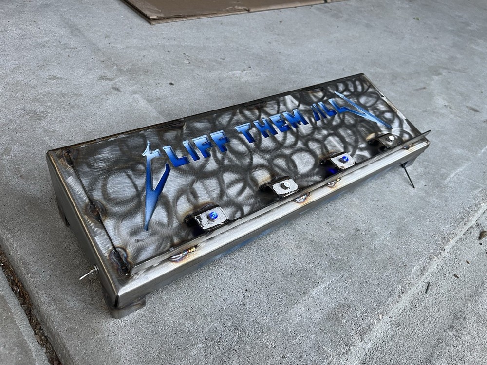 Custom Cliff Burton “ Cliff Them All ” Stompbox Pedal Board