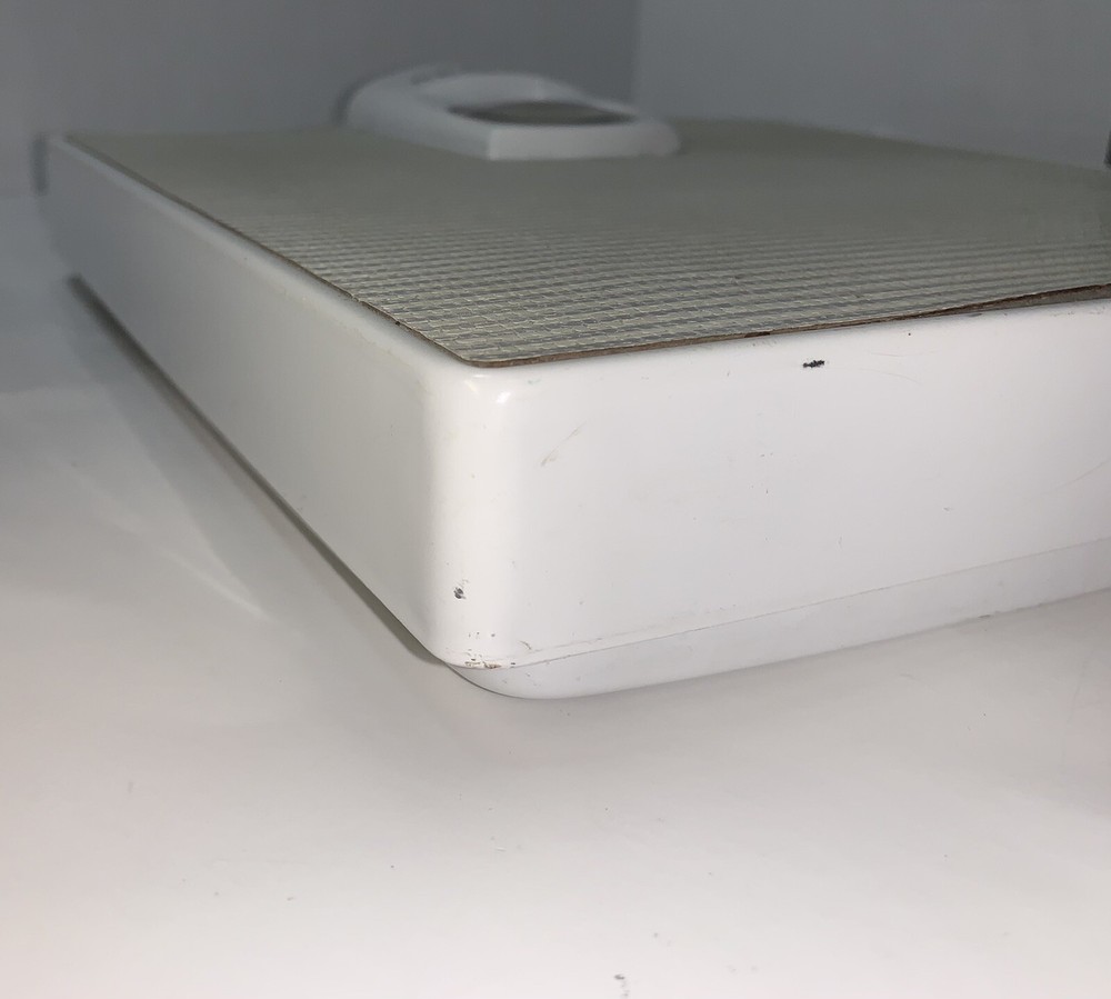 Bathroom Scale Regent MADE IN USA White Pattern DECENT SHAPE VINTAGE