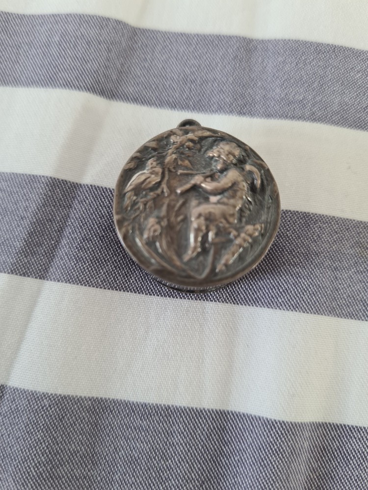 Victorian sterling silver cherub Pendant Snuff Box