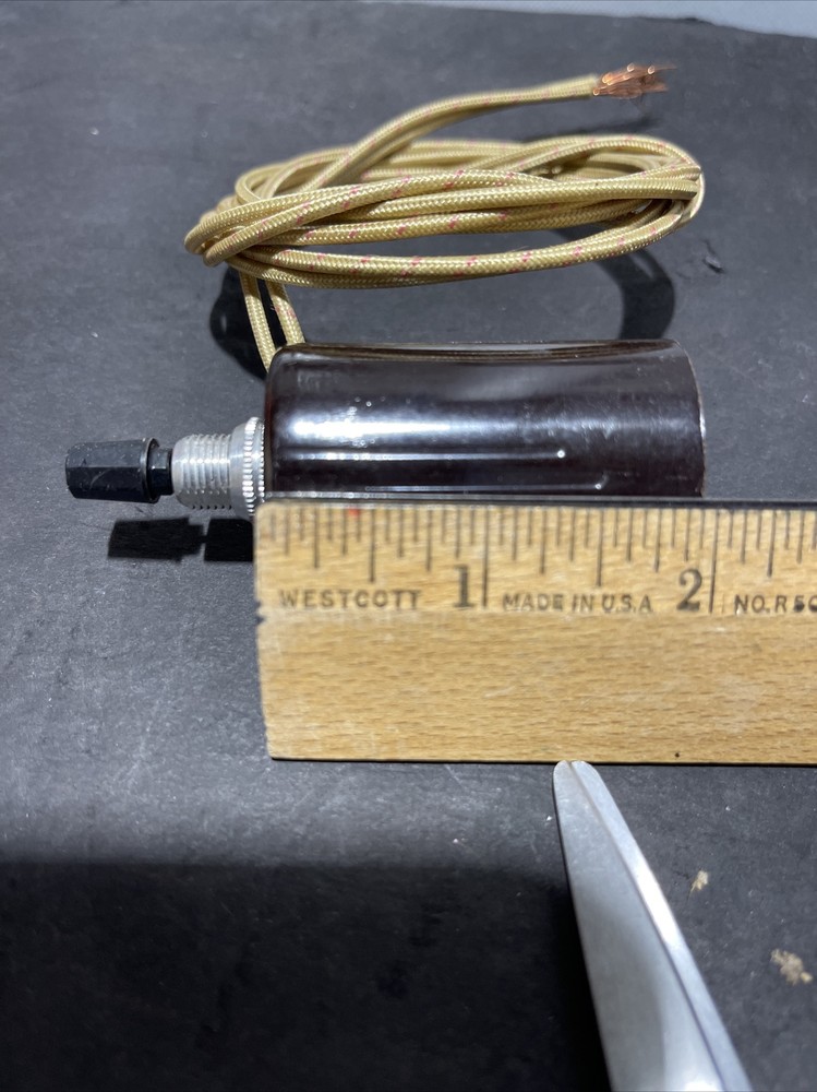 VTG LEVITON BROWN PLASTIC HUSK 2 PIECE BOTTOM TURN KNOB LAMP SOCKET MEDIUM BASE