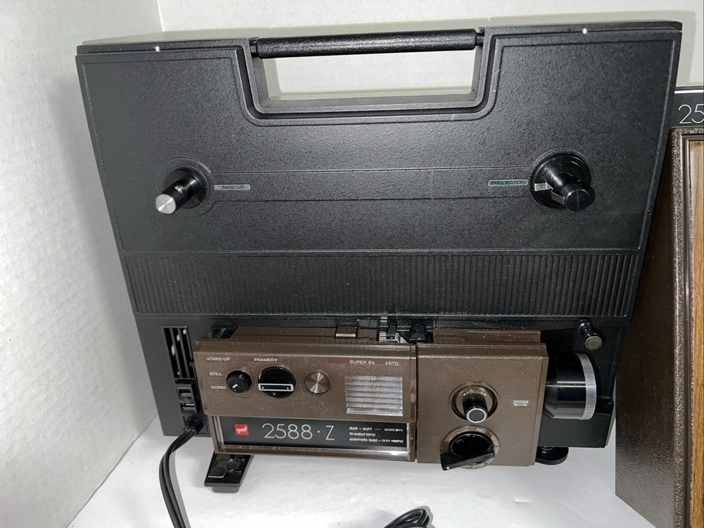 Vintage GAF 8mm Projector 2588-Z PLEASE READ DESCRIPTION