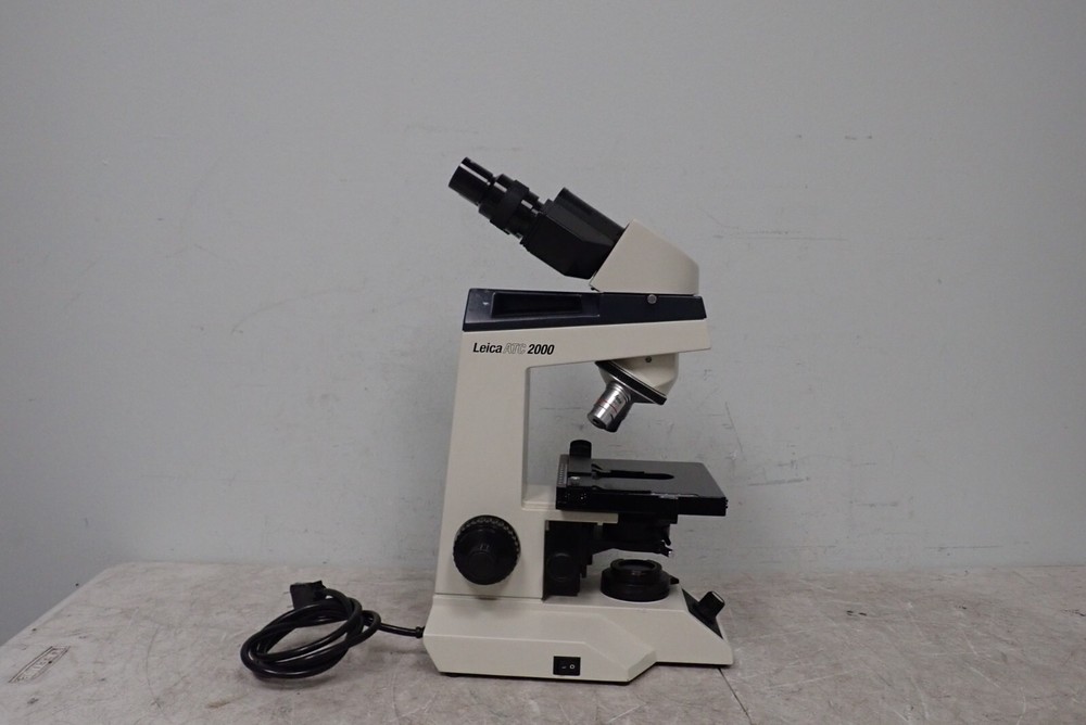 Leica ATC 2000 Binocular Microscope with 4x, 40x Achrom Objectives