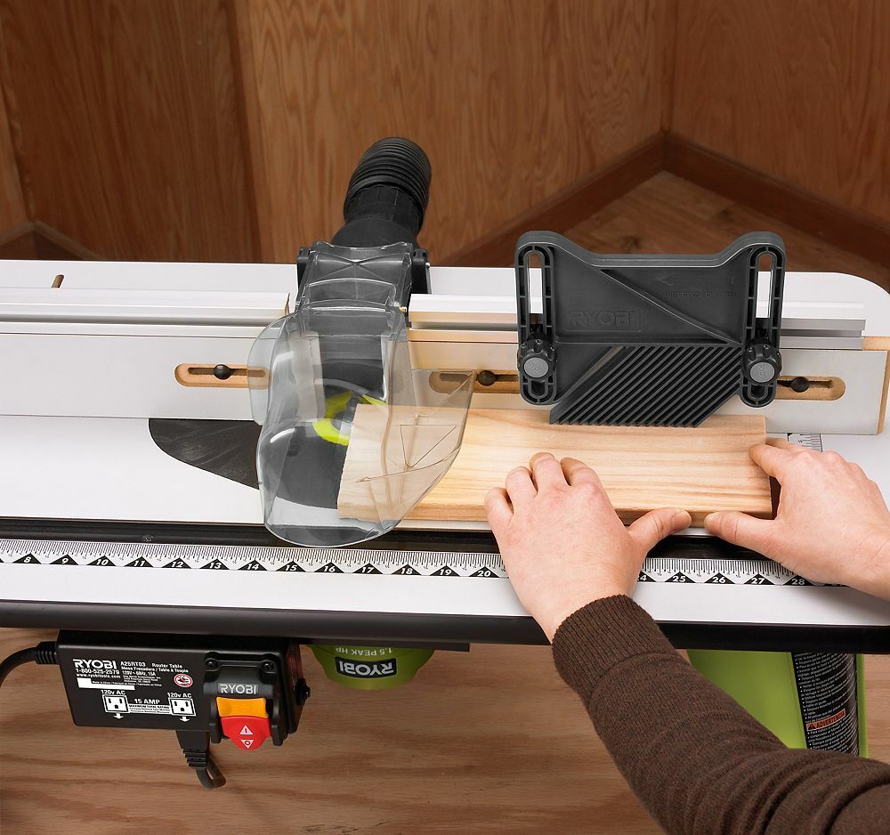 RYOBI CANADA Universal Router Table 120V
