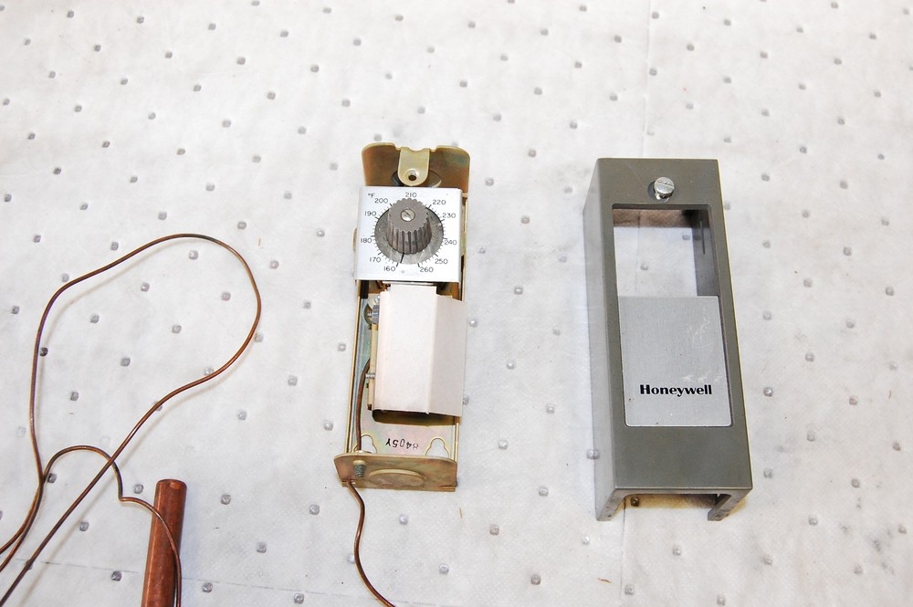 Honeywell TEMPERATURE CONTROL T675A-1532