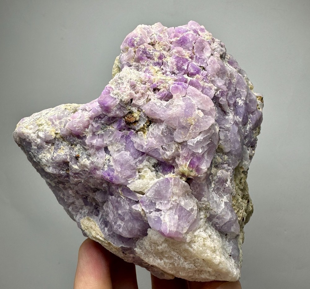 710 Gr. Fluorescent Phosphorescent Tenebrescent Hackmanite Crystals On Mtrx @Afg