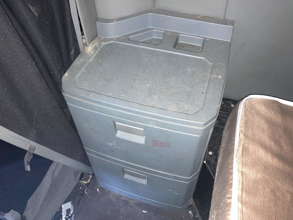 Kenworth T680 Right/Passenger Sleeper Cabinet - Used