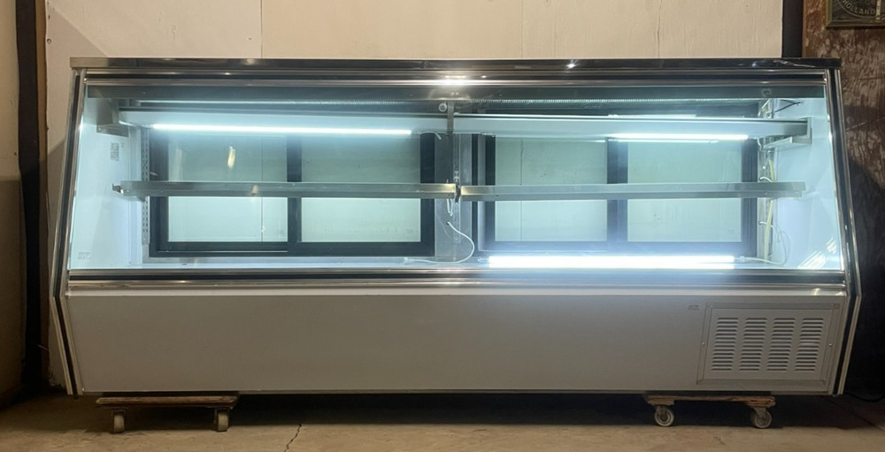 2019 Leader ERCD48 118" Commercial Refrigerator Display Case