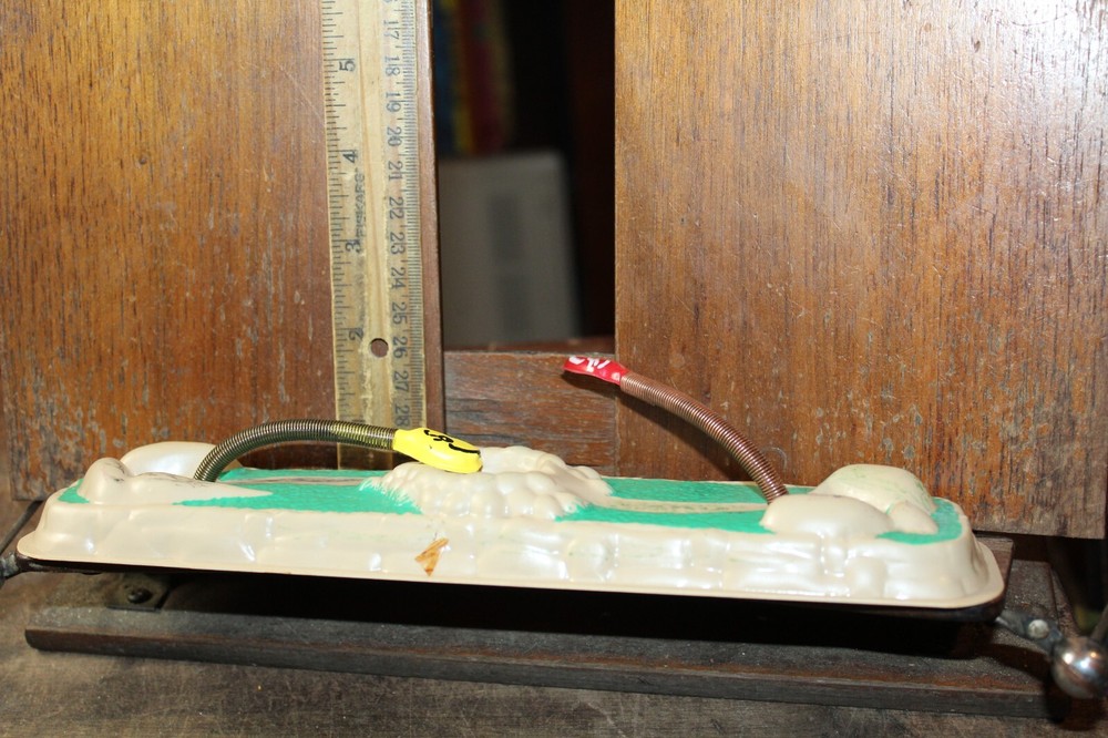 Vintage Sneaky Snakes Magnetic Game