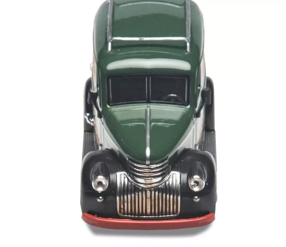 Retired 1:48 Die-Cast Railway Express 1946 Chevrolet Panel Truck New in Box