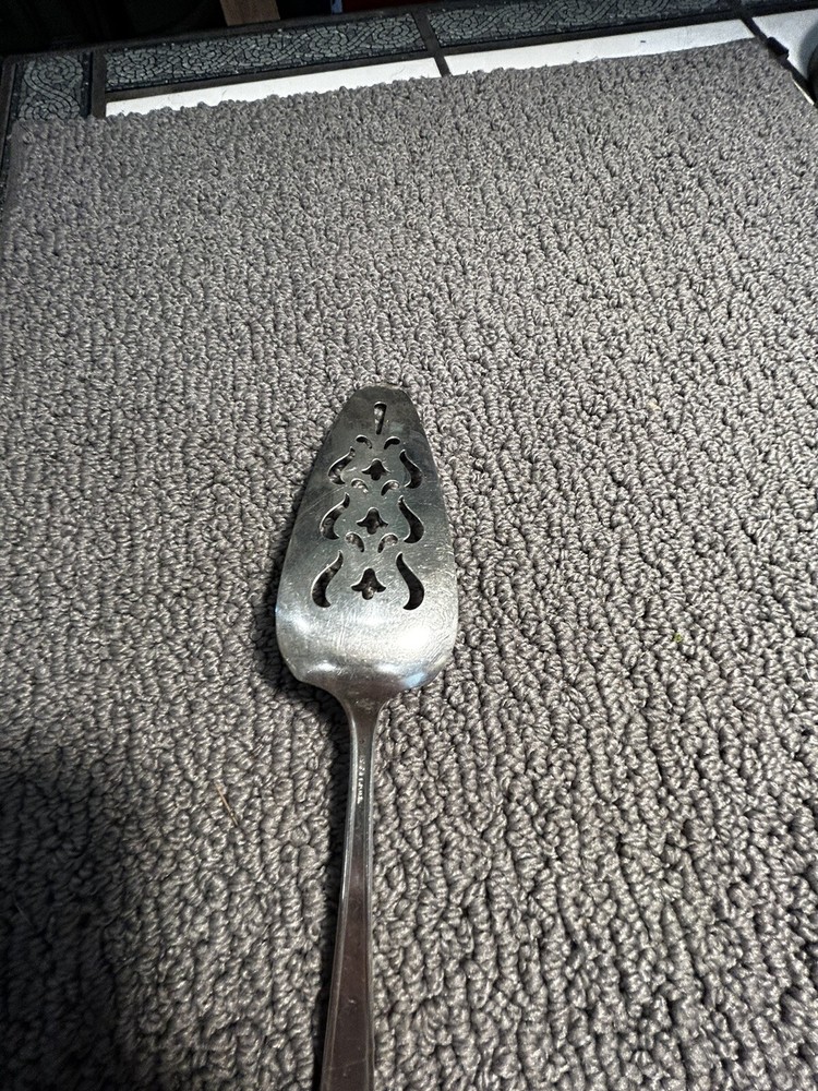 National Silver Co Silverplate Solid Pierced Pie Server Seventeen