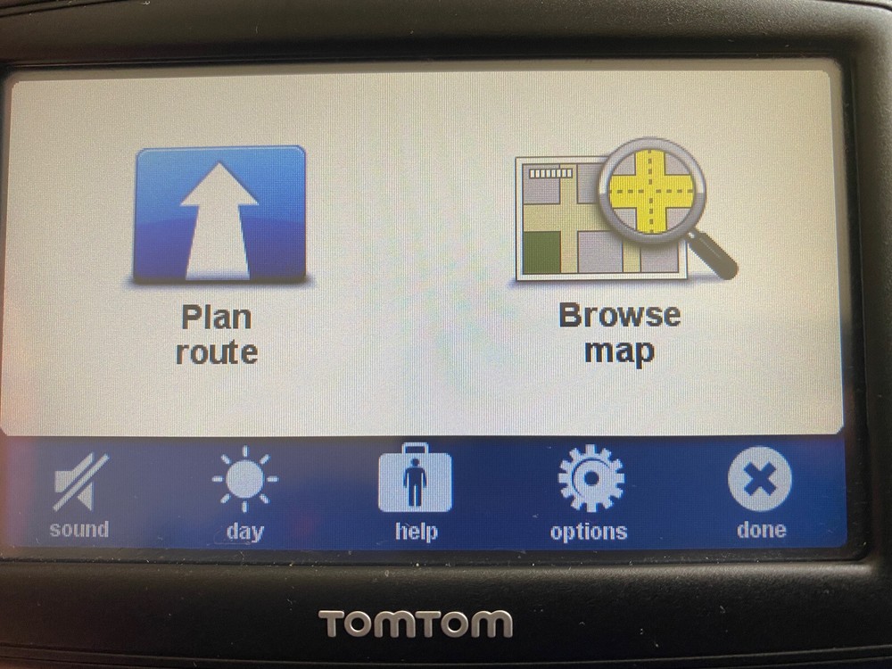 TomTom XL 335 SE Automotive Mountable Bundle. Missing Suction Cup