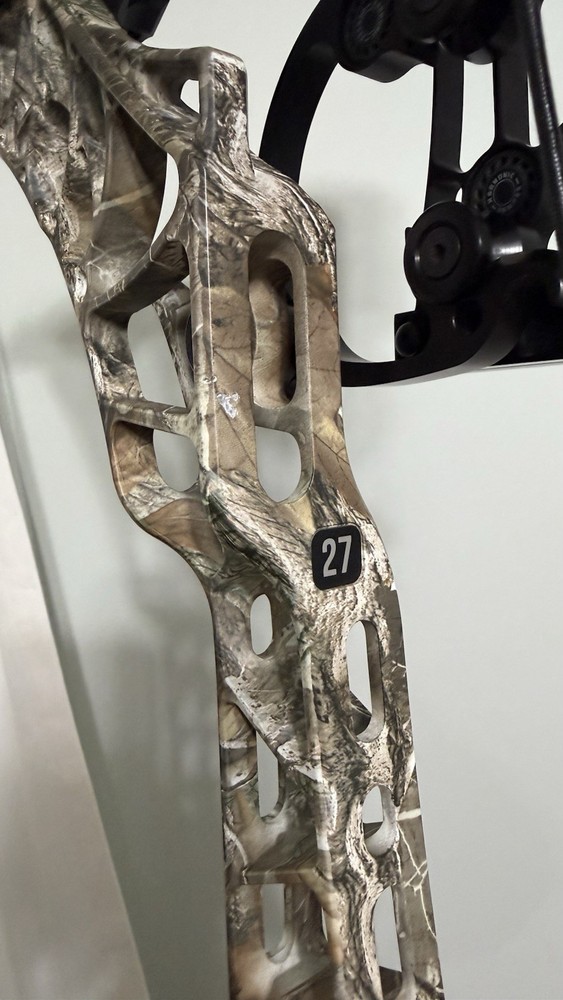 Mathews V3 27 RH Compound Bow Package