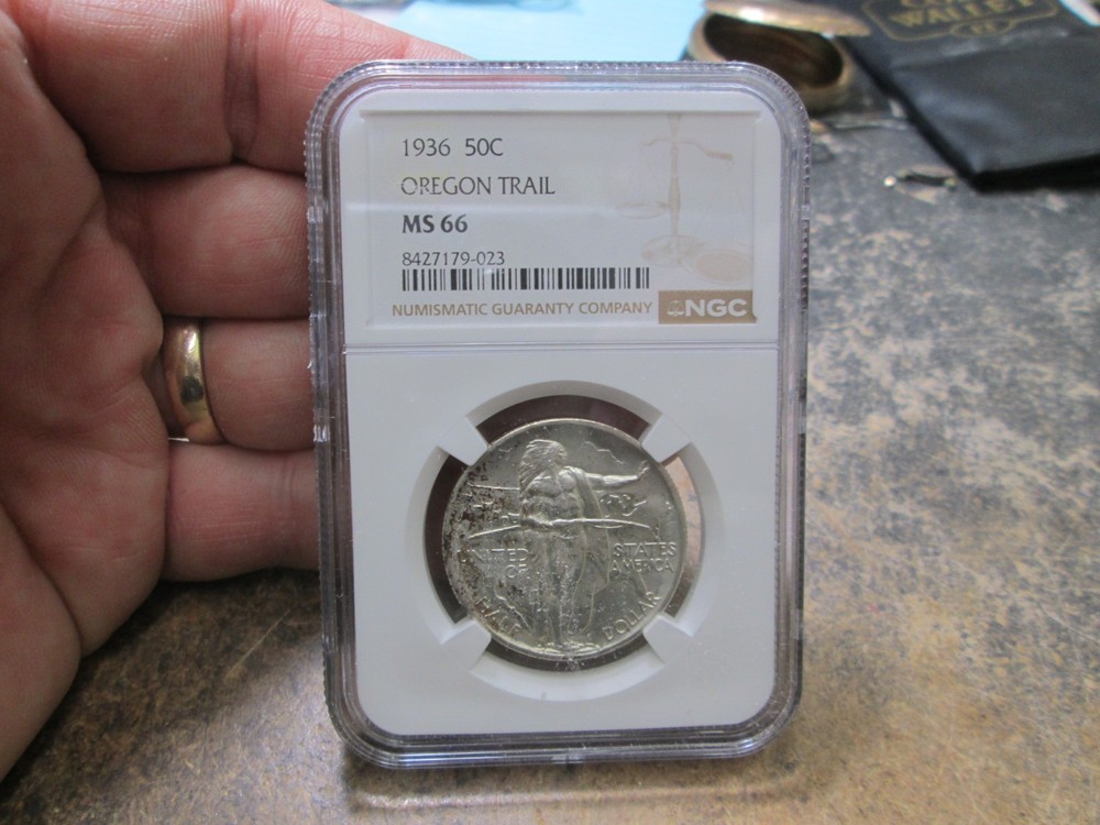1936 OREGON TRAIL COMMORATIVE HALF DOLLAR IN NGC MS66 UNCIRCULATED CONDITION