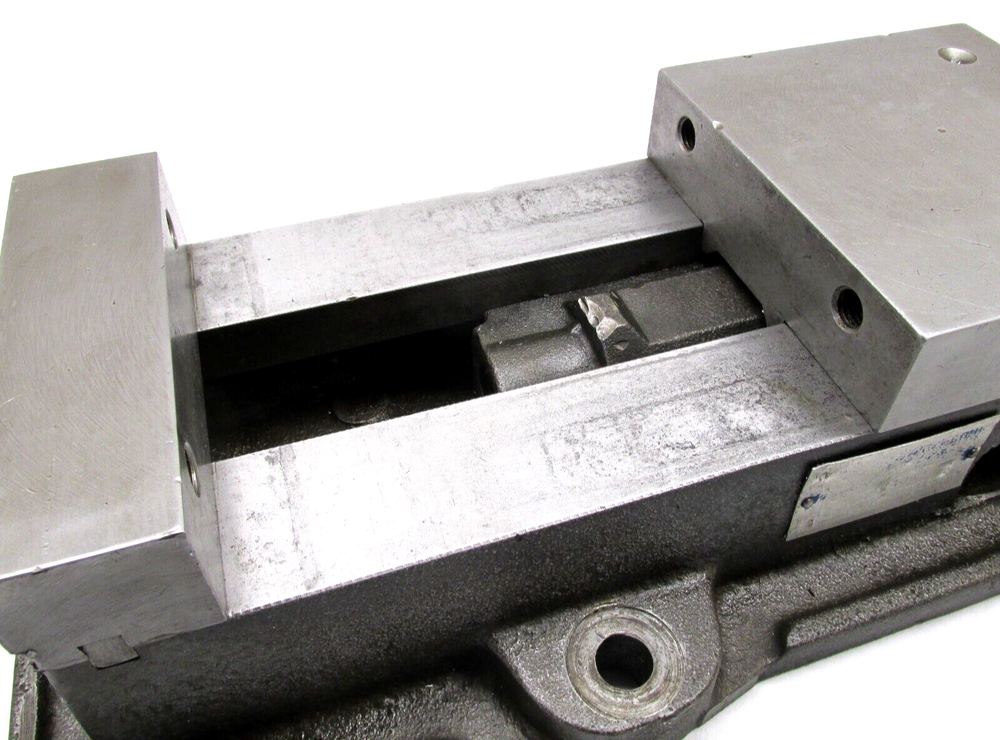 KURT ANGLOCK 6" MILLING MACHINE VISE - #D60