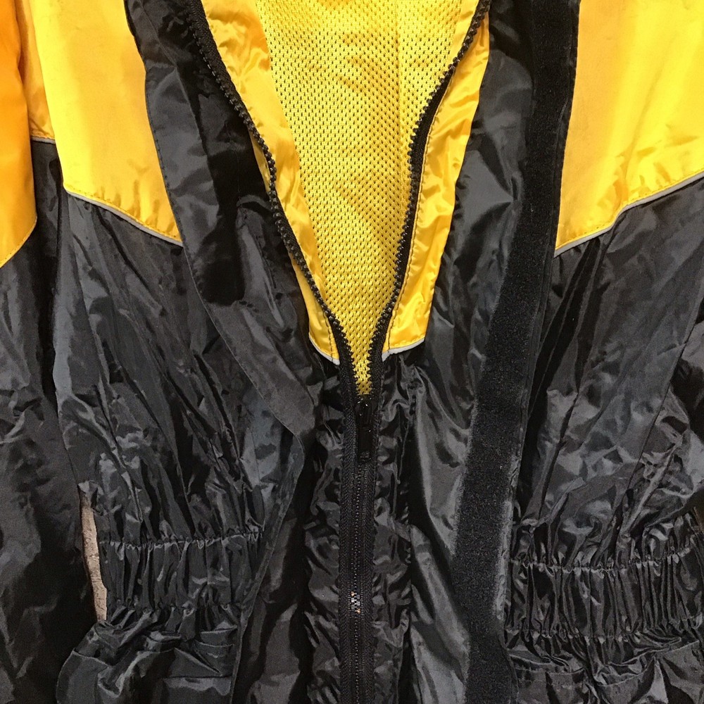 Thunder Under Motorcyclists Rain Suit. Jacket/Pants. Size Large.