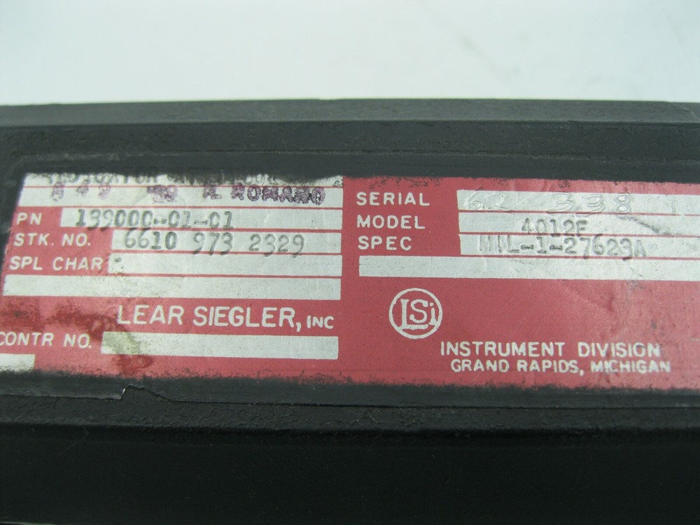 Lear Siegler 4012F Attitude Director 139000-01-01