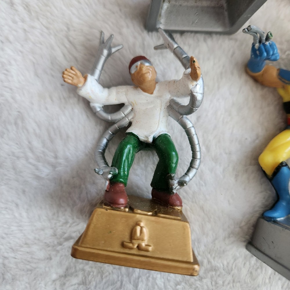 Marvel Heroes Chess Pieces 7 Different Pressman 2003 WOLVERINE SPIDERMAN More