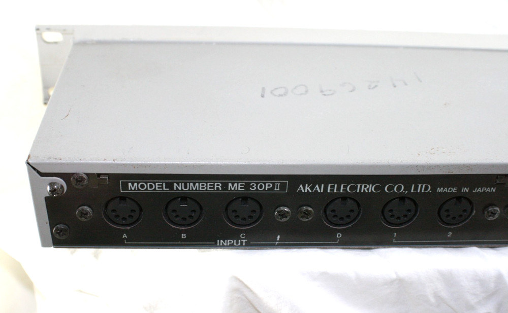 Akai ME30P II Midi Patch bay - Studio Rack Mount - Nice