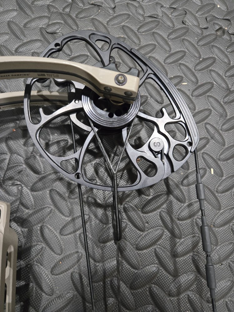 Mathews Phase 4 29 w THREADZ Strings And Cables