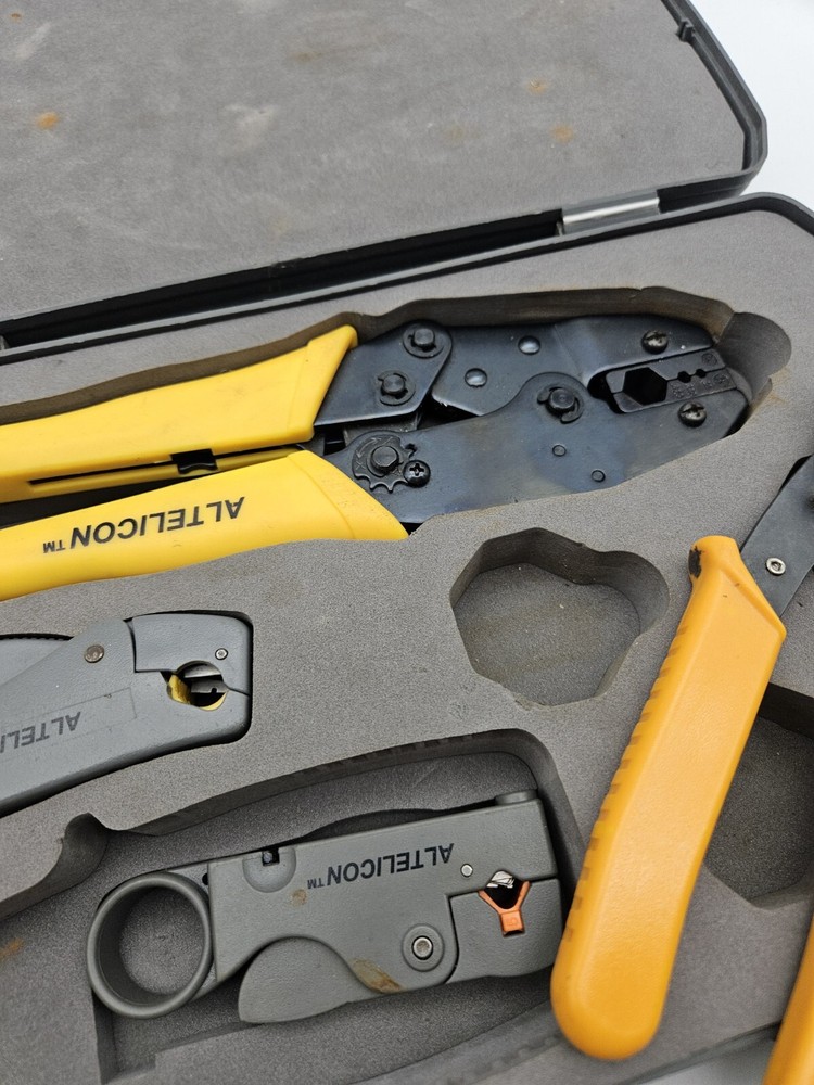 Telecom Crimping Set Incomplete