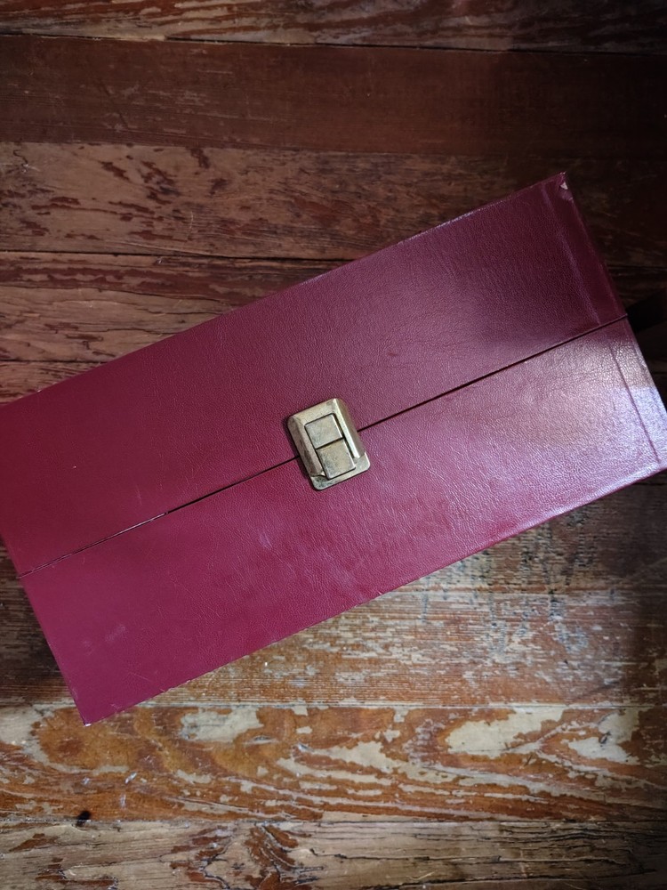 Haunted Doll: Shadow box doll