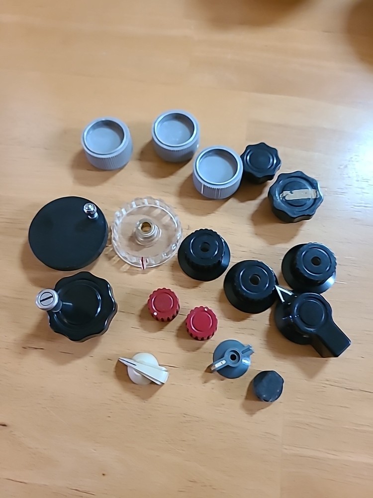 Bakelite  Lot of 17 various VINTAGE Knobs
