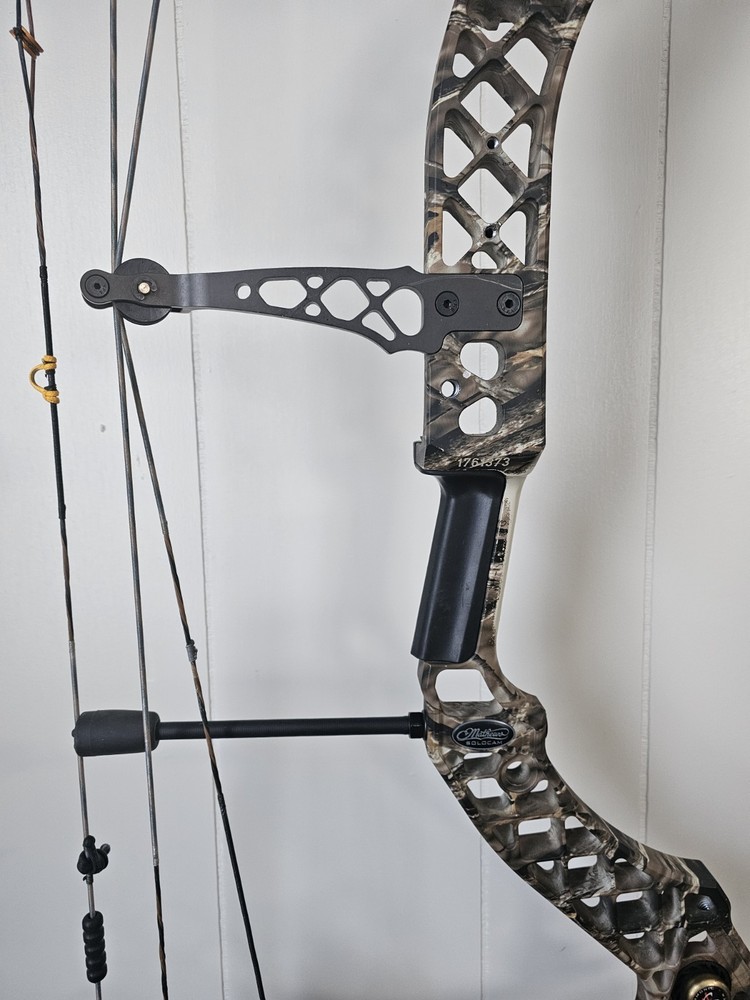 Mathews Z2 Compound Bow
