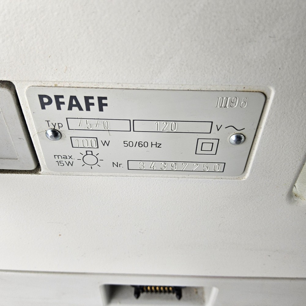 PFAFF Creative 7570 Sewing Embroidery Machine