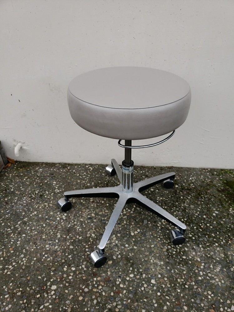 Mckesson 81 Doctor Assistant Stool Good Condition