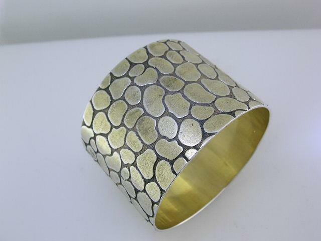 Unusual 800 Silver Napkin Ring w/ Cobblestone Rock pattern - Germany