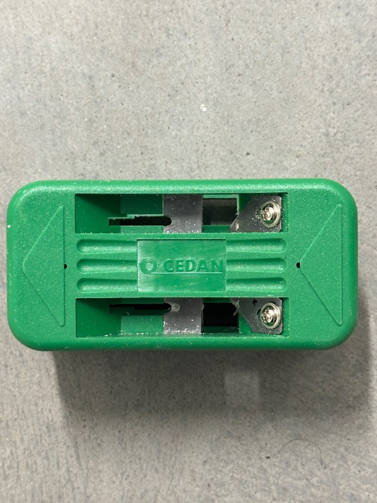 Cedan Manual Edge Trimmer 9400