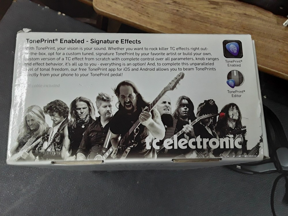 TC Electronic Flashback X4 Looper Guitar Effect Pedal