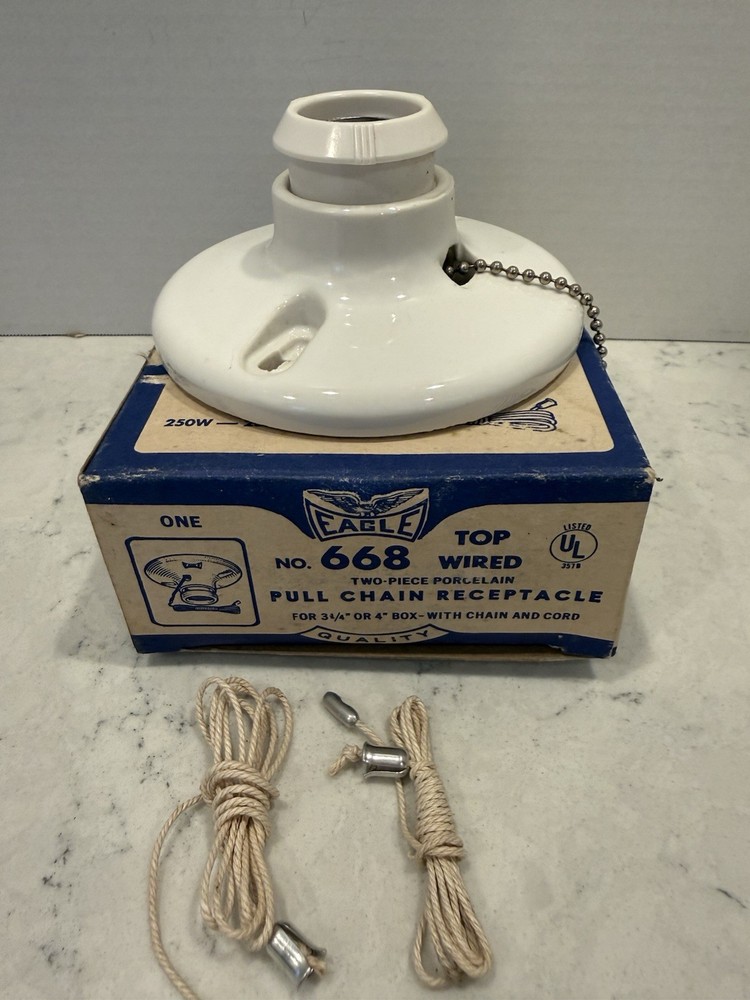 Vintage Eagle Pull Chain Receptacle No. 668 NOS
