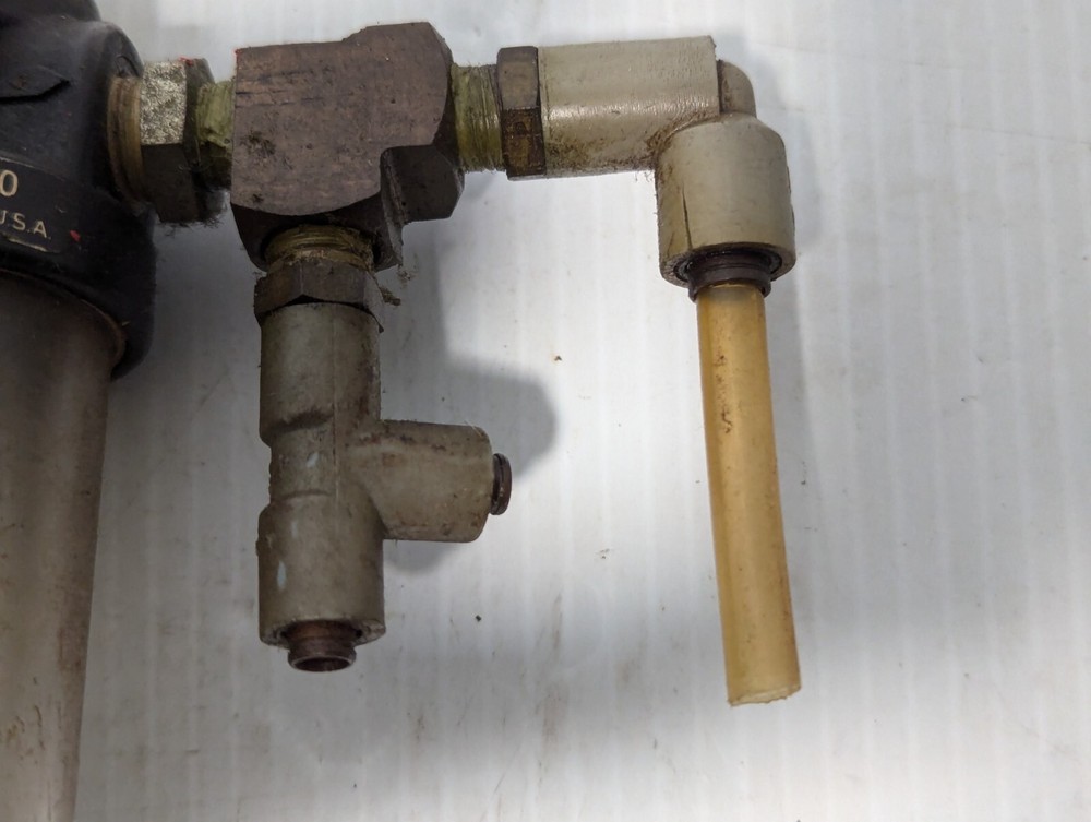 ARO Pneumatic Filter Regulator 125121 & 126121. Fluidline Meter.