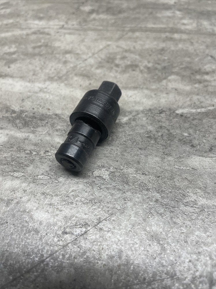 Greenlee 500-6996 / 500-4235 1/2” Diameter Knockout Set / Panel Punch, Used