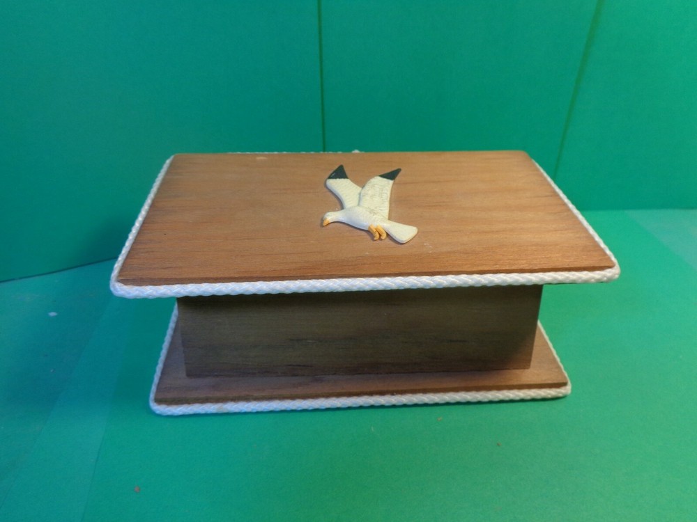 Flying Seagull Wooden Trinket Box, Nautical Pattern (Used/EUC)