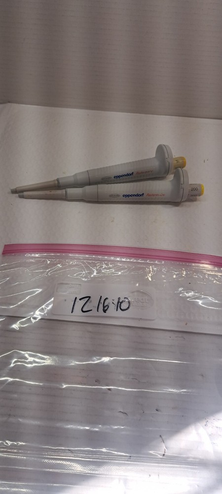 lot of 2 Eppendorf Reference 200 ul Pipette
