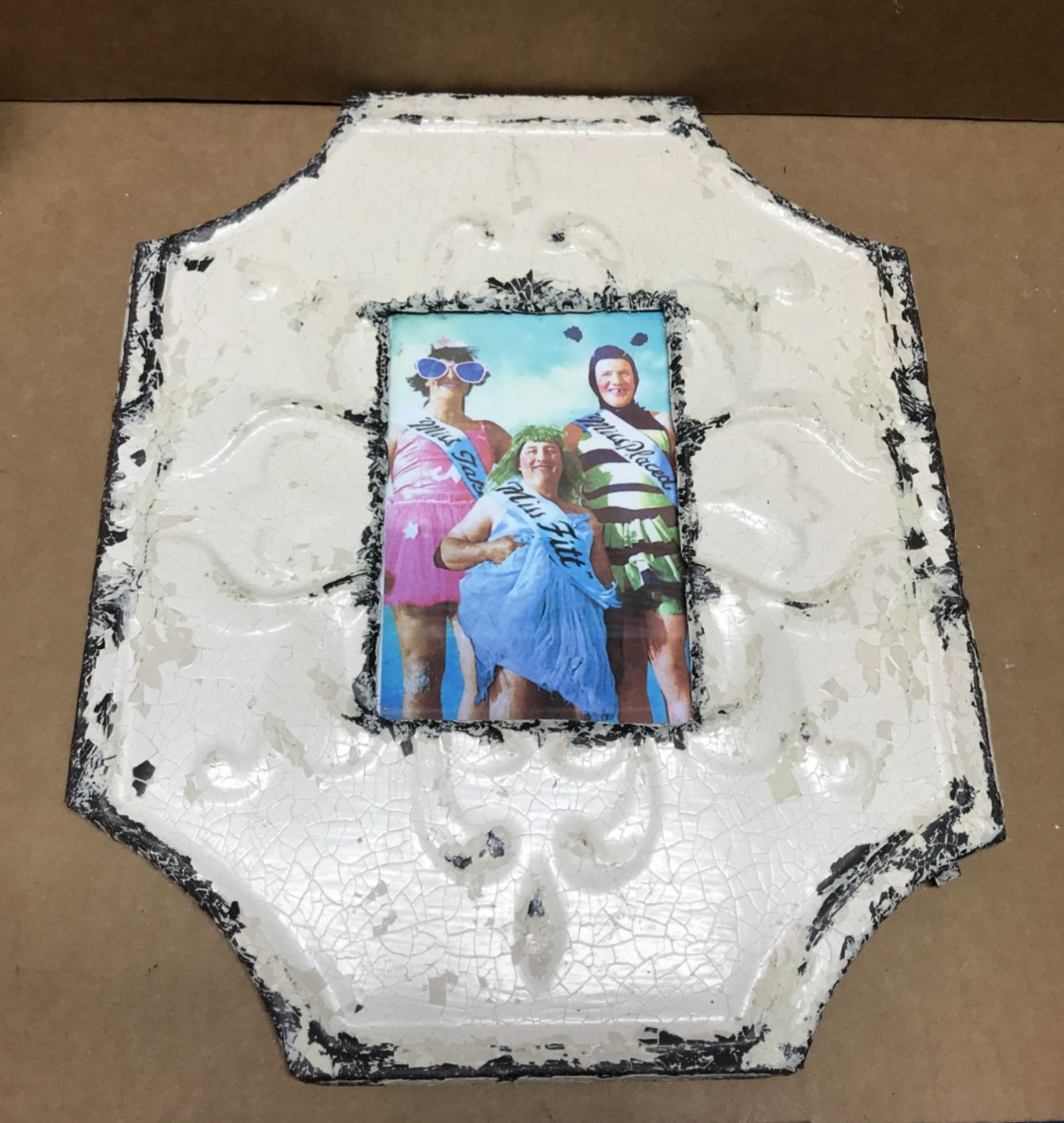 VTG 11x13 Shabby Decorative 4x6 Tin Ceiling White Picture Frame Old 387-26B