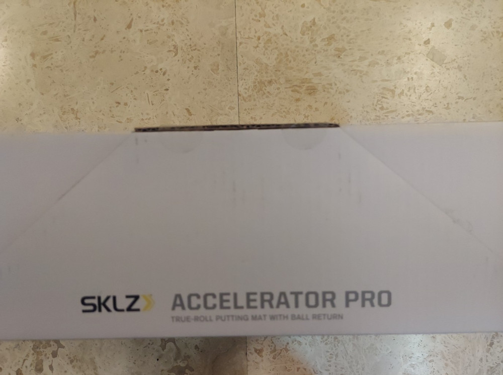 SKLZ Golf Accelerator Pro Putting Mat with Ball Return - Green