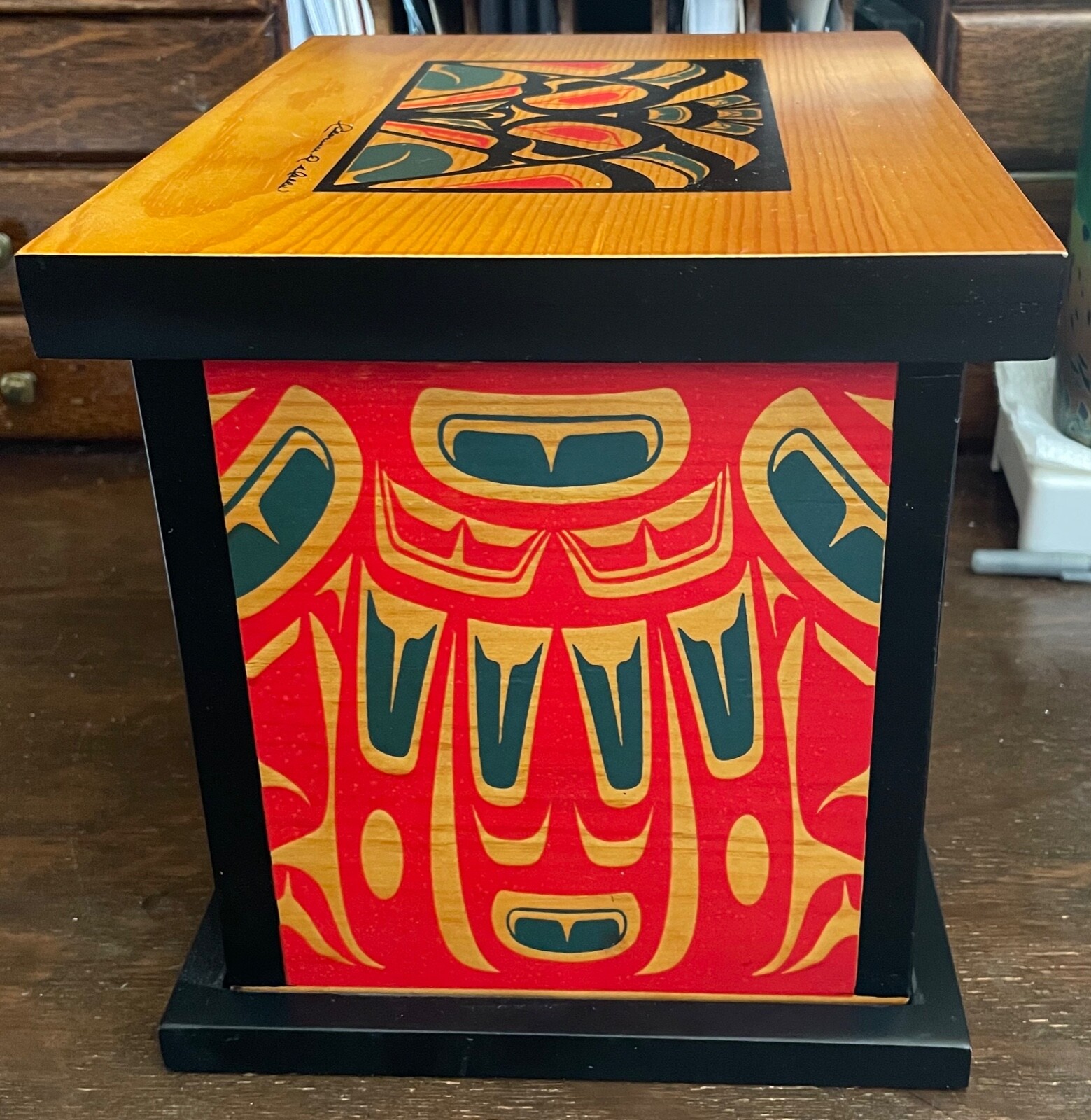 VINTAGE SIGNED CLARENCE A. WELLS NW COAST CANADA INDIAN WOOD BOX